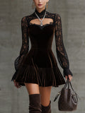 Rochie mini ajustată cu mâneci din dantelă și margine din catifea